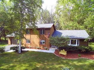 5014 W Kathleen Ln, Mequon, WI 53092