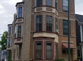 1815 W Roscoe St #1, Chicago, IL 60657