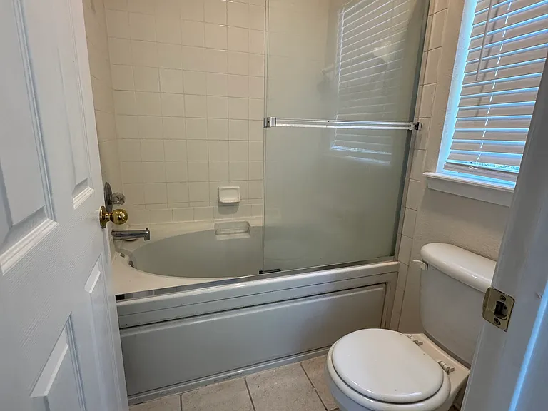 12423 Forest Lake Cir N #3 — Photo 33