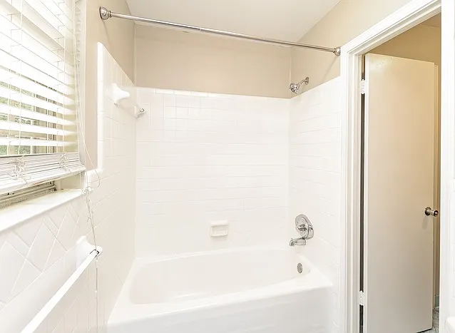 1317 Winola Ln — Photo 12