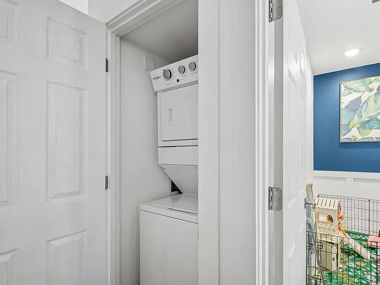 1922 W Wolfram St #1 — Photo 9