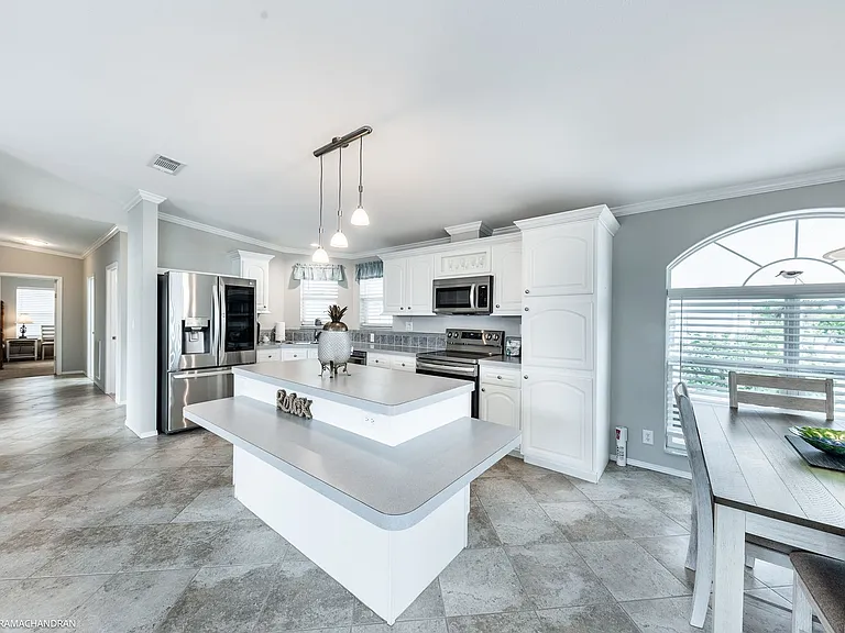 16 Freeman Ave — Photo 10