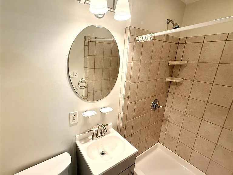 1914 Cherokee Dr — Photo 12