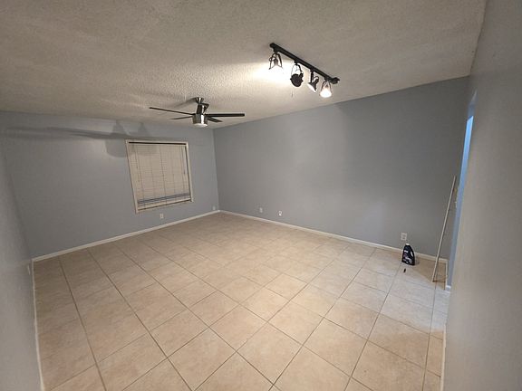 3rd image of 2181 NE 67th St APT 607