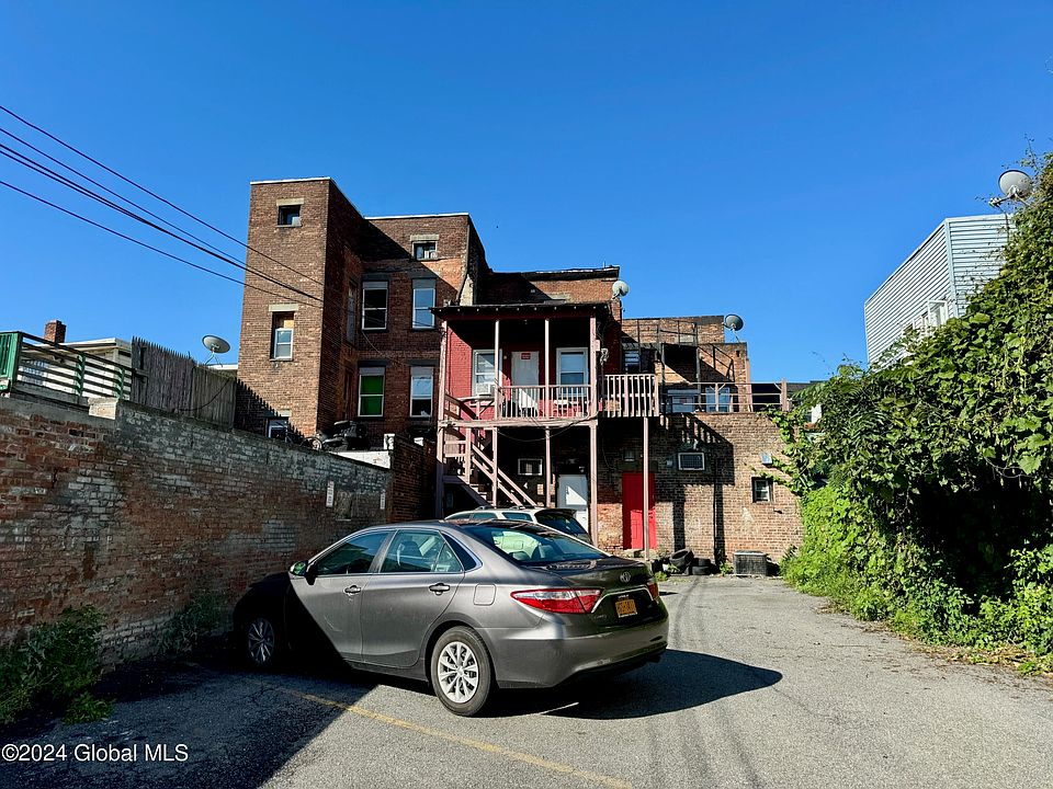 2nd image of 112 Sherman Street