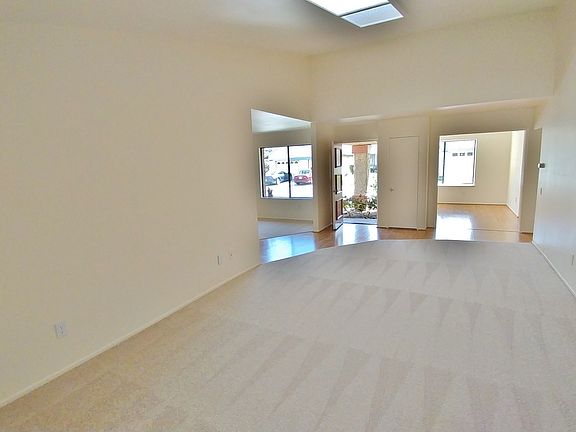 Living Room View to Front
