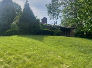 9398 Sherborn Dr, Cincinnati, OH 45231
