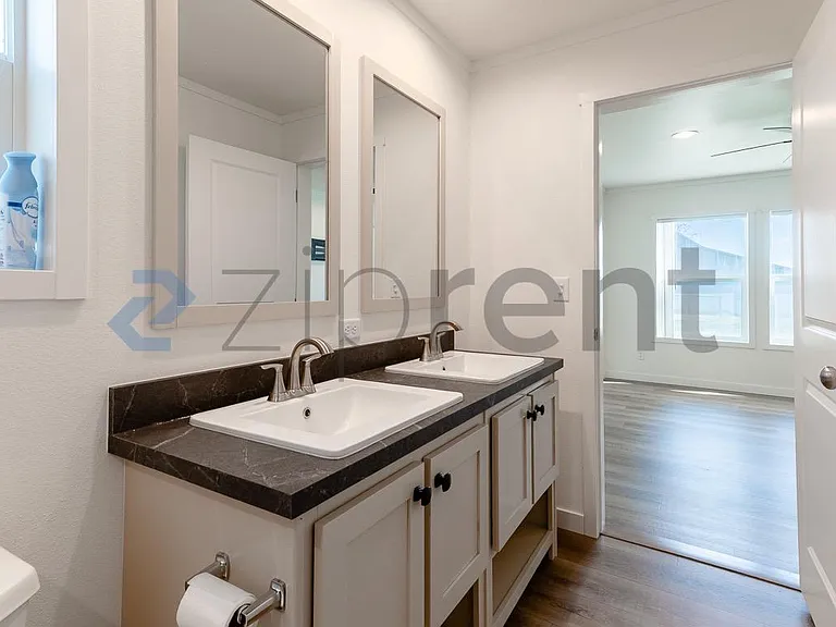 23143 Lowe Rd E — Photo 24