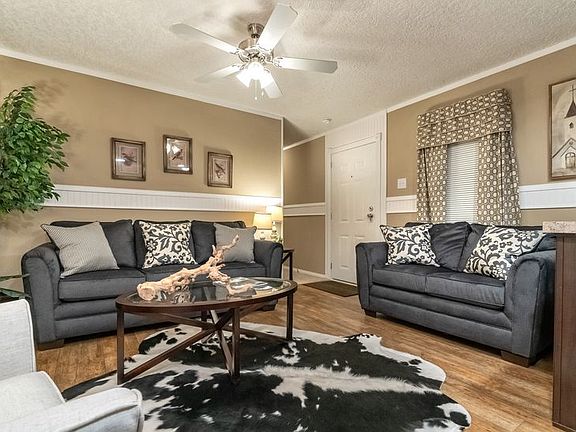 5th image of 213 Fleetwood Dr