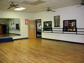 2nd image of 910 9th St