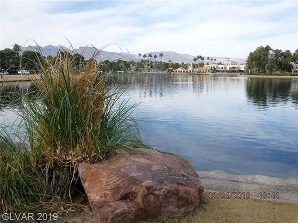 2111 Sealion Dr, Las Vegas, NV 89128