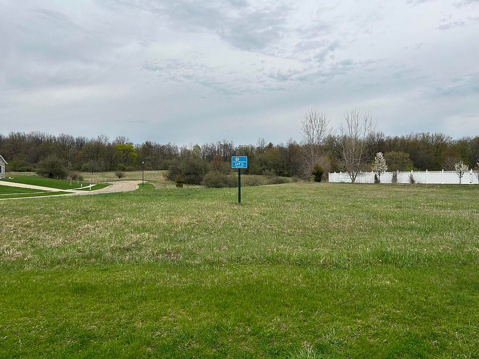 2nd image of 10 Foxtail Ln