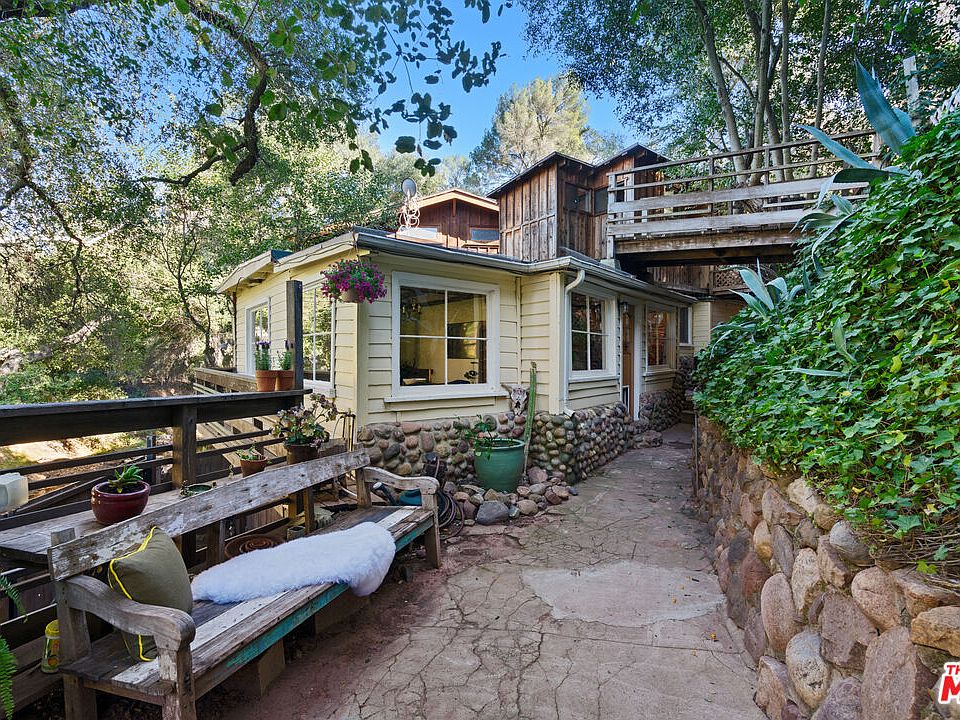 1st image of 23300 Red Rock Rd