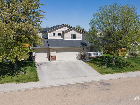 4th image of 20164 Colebrook Ave