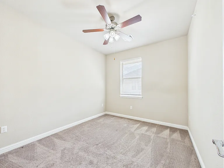 13800 Lyndhurst St #52 — Photo 25