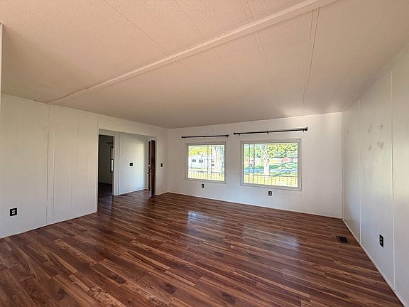 2nd image of 136 Doss Rd