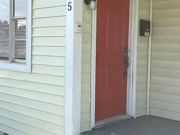This property is a double unit 5705-5707