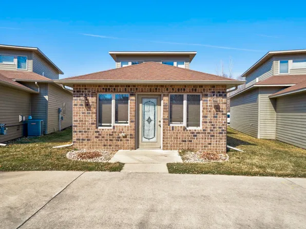 342 Benit Dr Unit 10, Arnolds Park, IA 51331