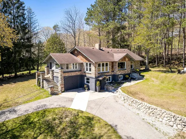 925 Beech St, Frankfort, MI 49635
