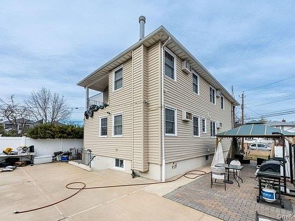 2nd image of 229-24 EDGEWOOD Avenue