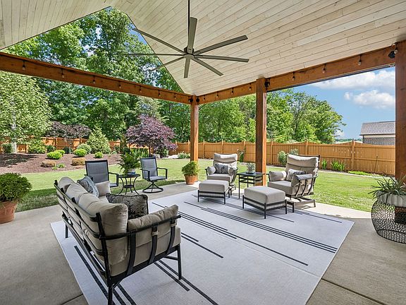 2nd image of 1099 Carlisle Pl