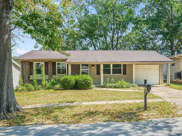 533 Golfwood Dr, Ballwin, MO 63021