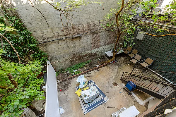 Rented by Aryeh Realty | media 12