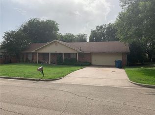 811 Rosedale Dr, Hewitt, TX 76643