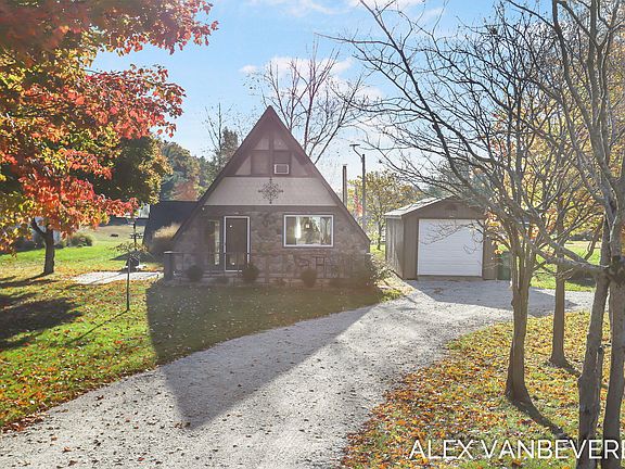 2nd image of 1864 N 24th Ave
