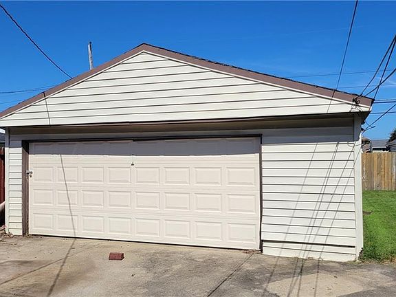2nd image of 15486 Birchcroft Dr