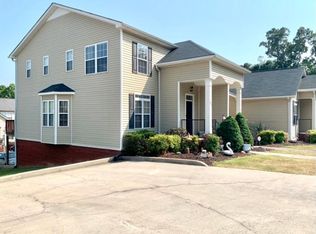 9075 Haileys Pond Dr, Ooltewah, TN 37363