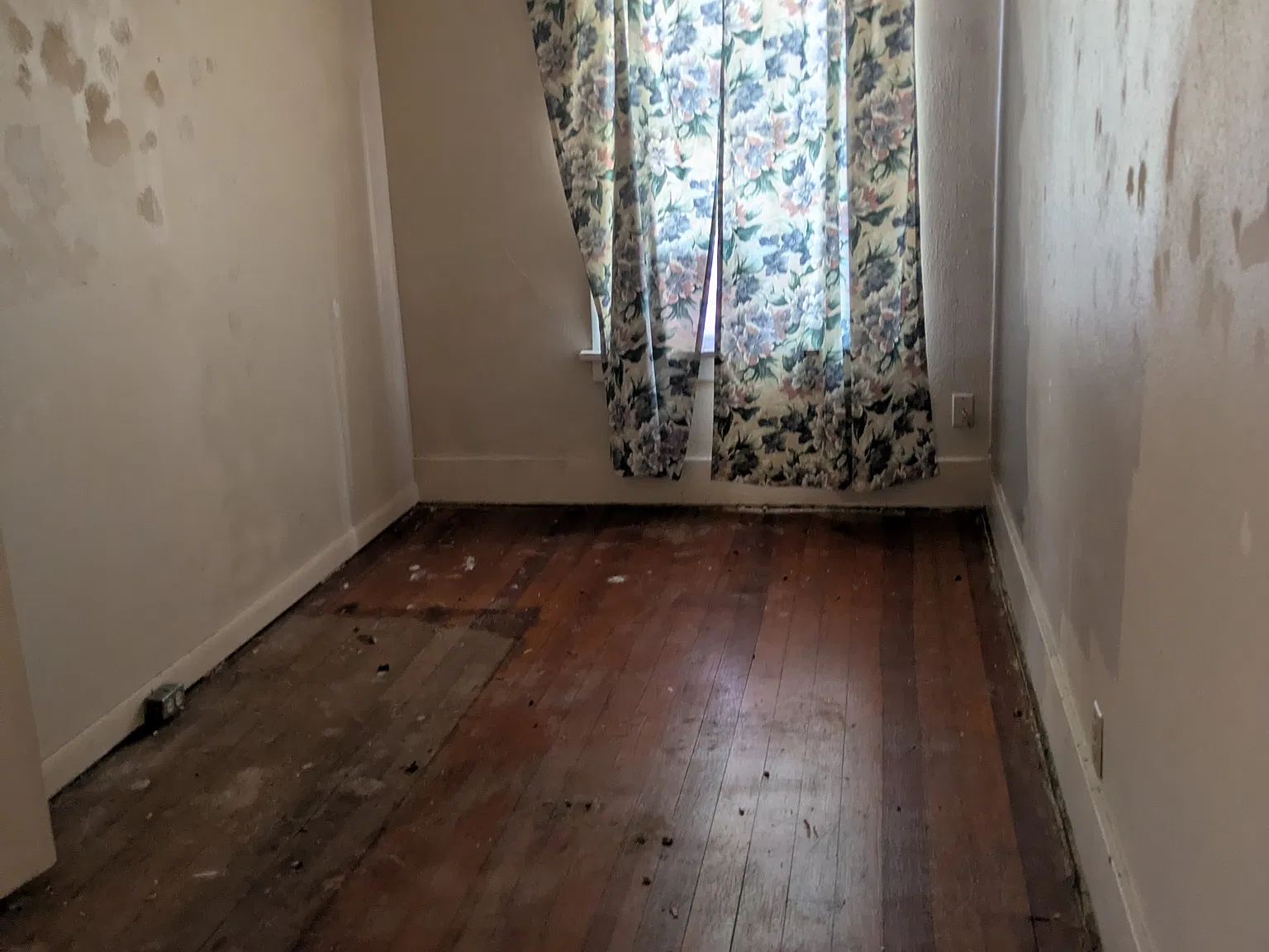 2 bed, 1700 sqft, $950 — Photo 3