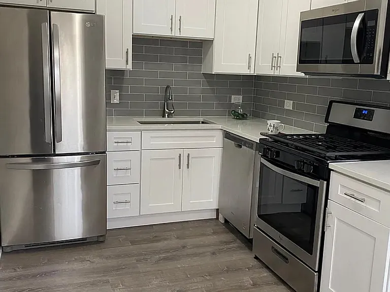 415 Lincoln Ave #C — Photo 2