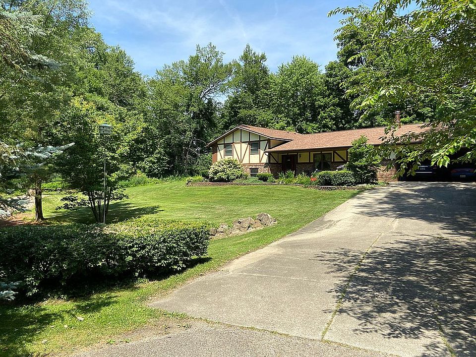 1st image of 843 Elm Ct