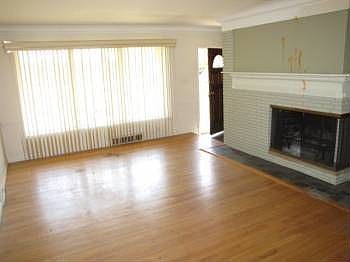2nd image of 7160 Lahser Rd