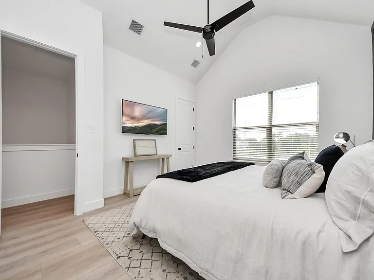 2524 Live Oak St — Photo 39