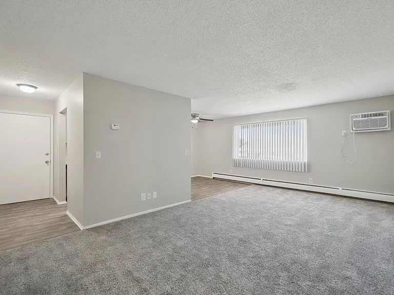 Rochester Square Apartments — Photo 10
