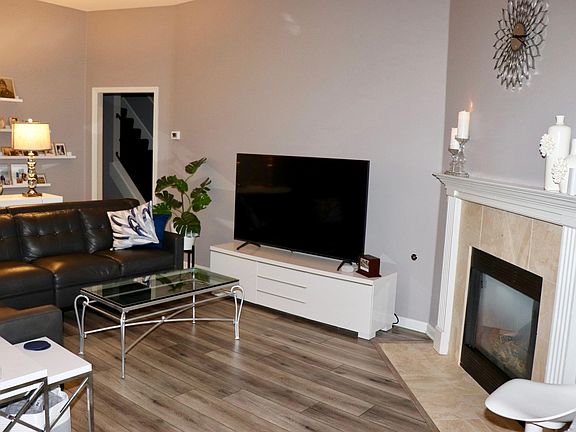 4th image of 8569 Shady Elm Dr