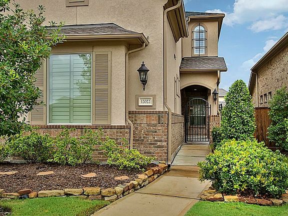 2nd image of 12022 Rosmarino Ct