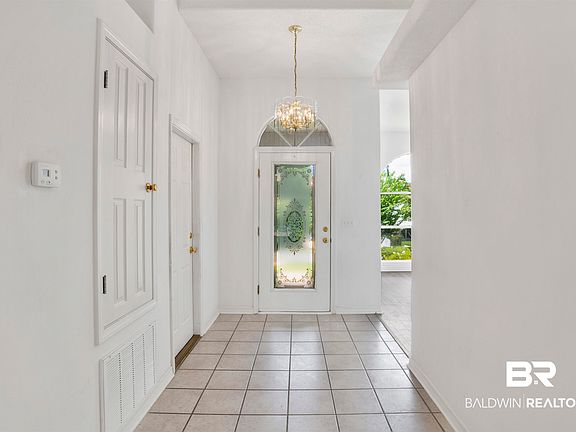 4th image of 2572 Manuel Dr