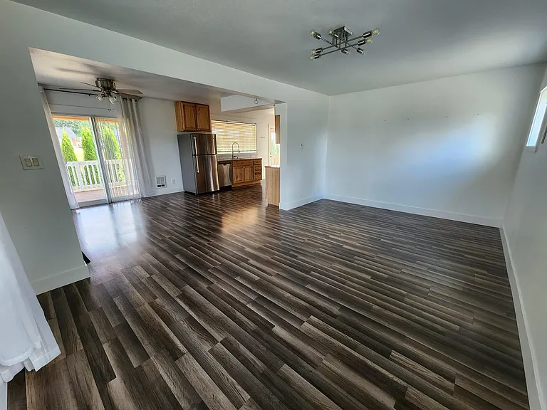 101 Hilltop Ln — Photo 7