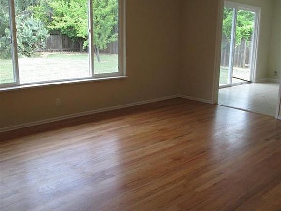 4th image of 6735 N Pershing Ave