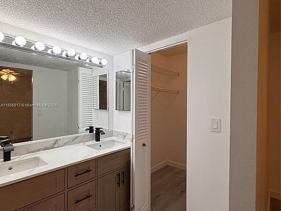 3rd image of 20441 NE 30th Ave #1129