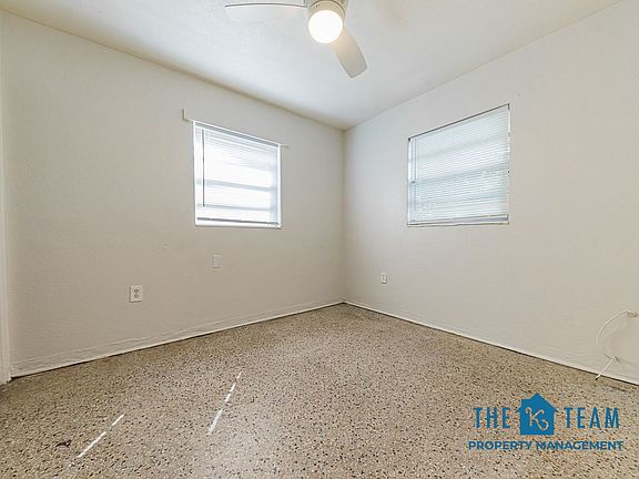 5th image of 985 Childs Ave #985