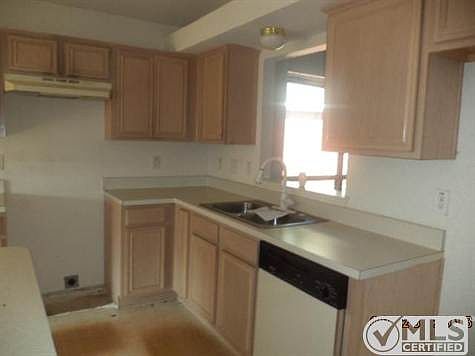 4th image of 1741 Stewart St