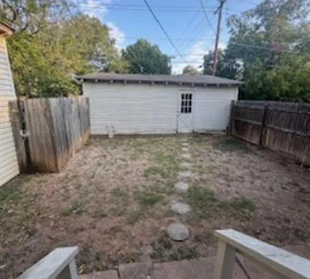 1800 Lucile Ave — Photo 11