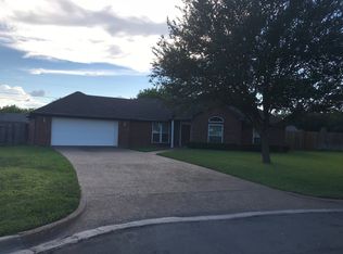 332 April Ln, Hewitt, TX 76643