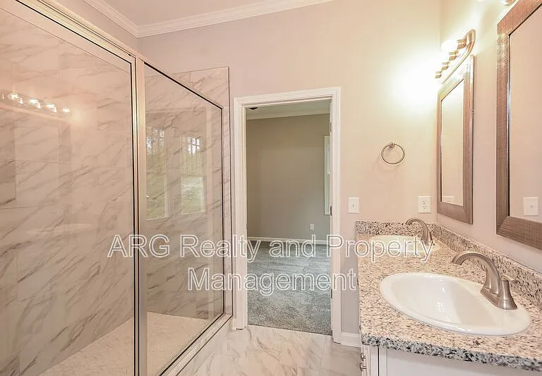 393 Atwood St SW — Photo 9