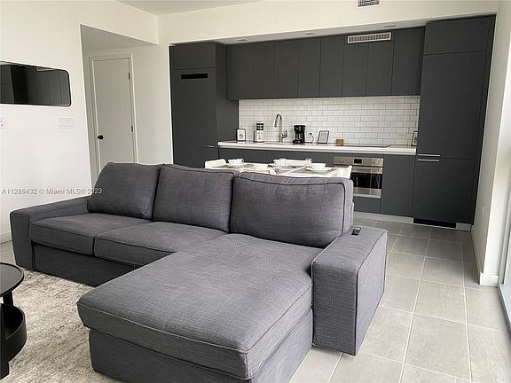 3rd image of 227 NE 2nd St #1506