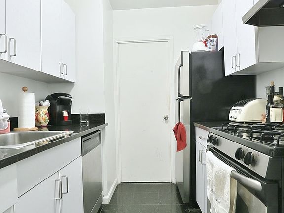 5th image of 401 E 88th St APT 14B